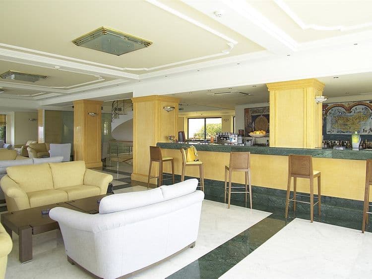 Ramada Attica Riviera
