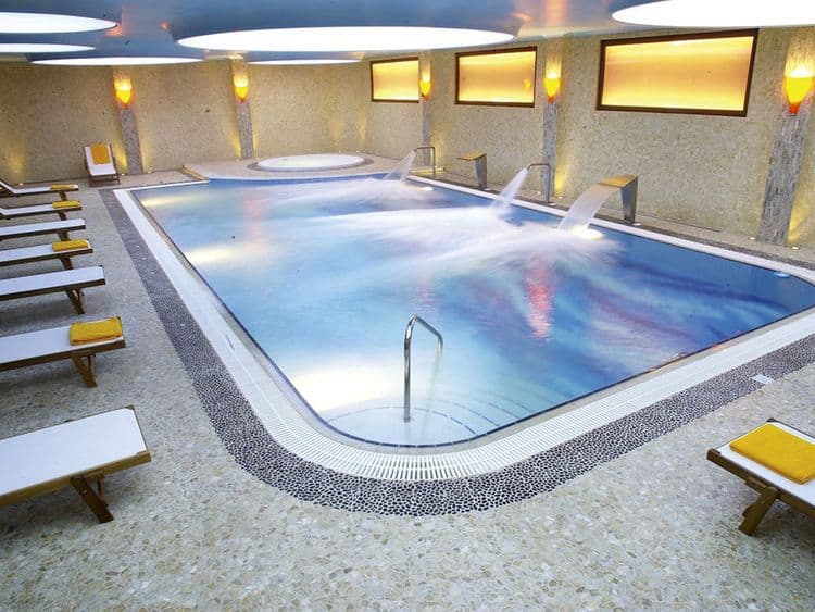 Ramada Attica Riviera