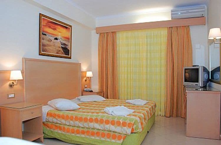 Planos Beach Hotel