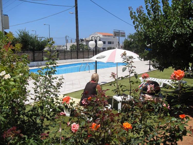 Iraklis Hotel Apartments