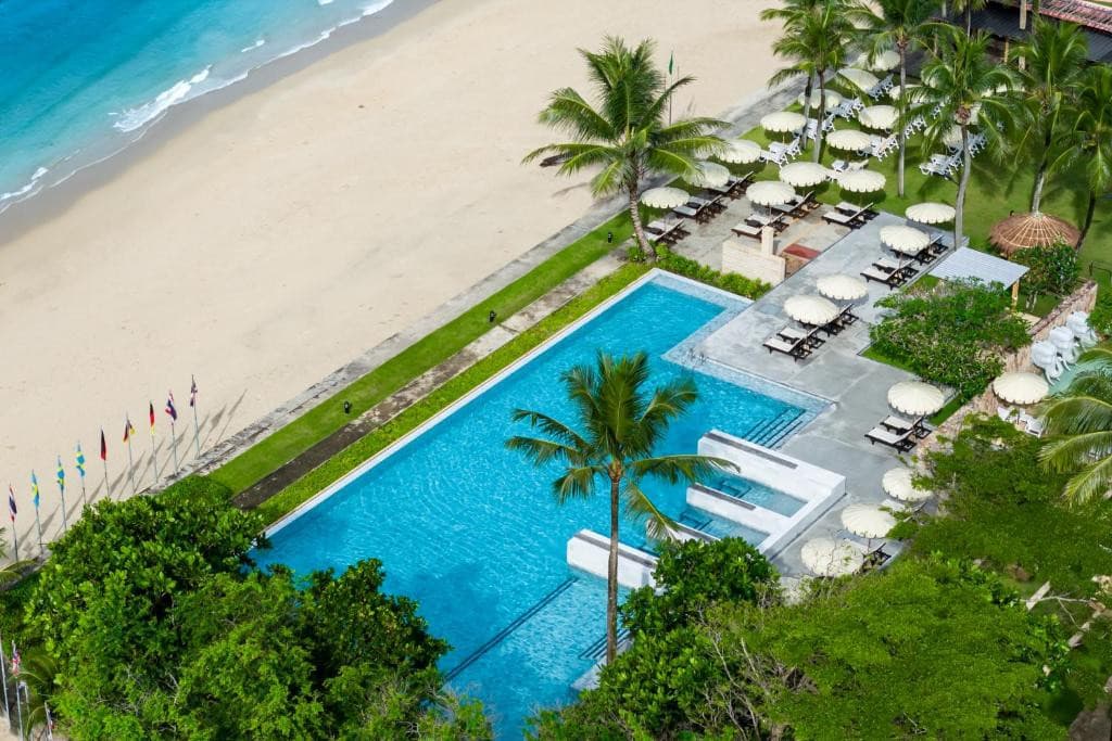 Apsara Beachfront Resort & Villa