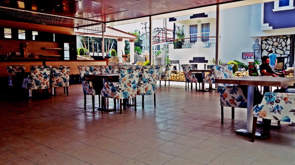Side World Star Hotel