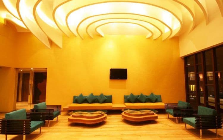 The Golden Crown Hotel & Spa
