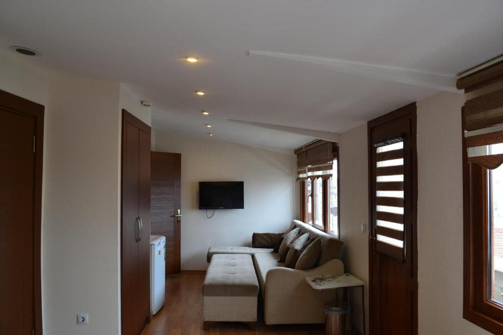 SEVEN DAYS HOTEL