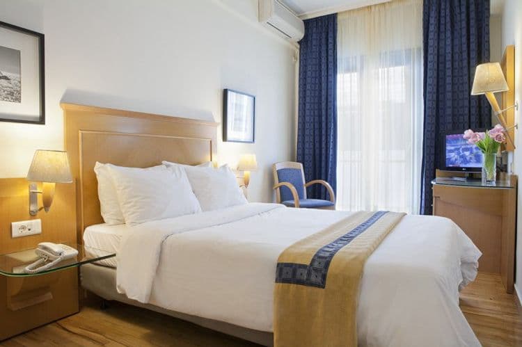 Plaka Hotel