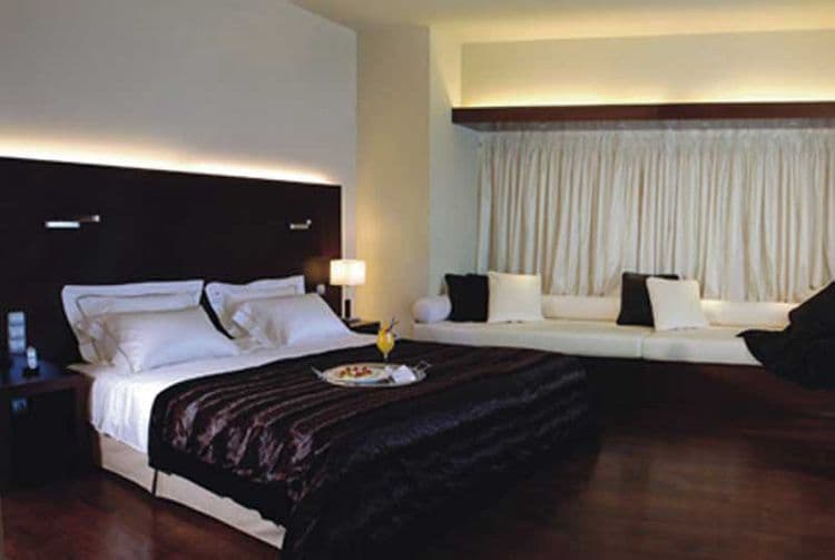 Lazart Hotel