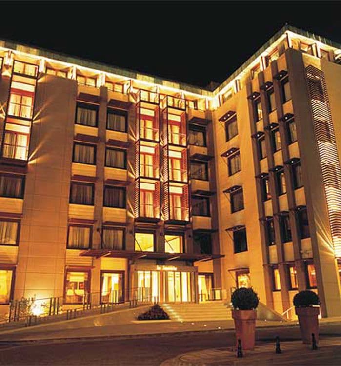 Lazart Hotel