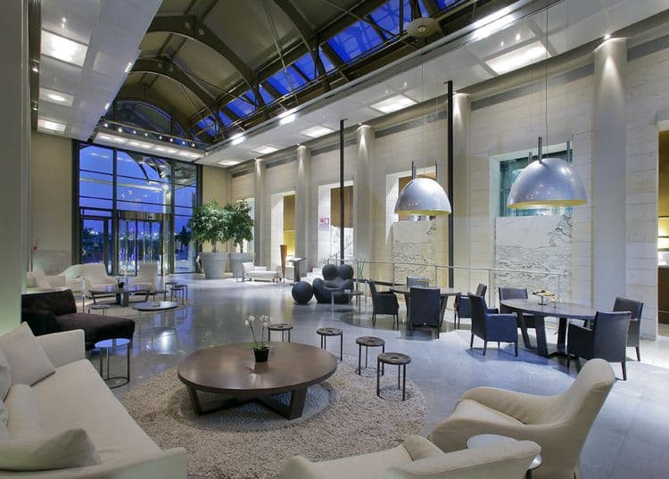 Nikopolis Hotel