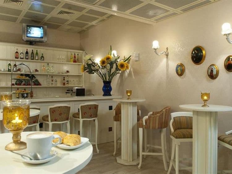 Central Park Hotel