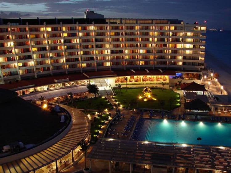 Crown Paradise Club Cancun