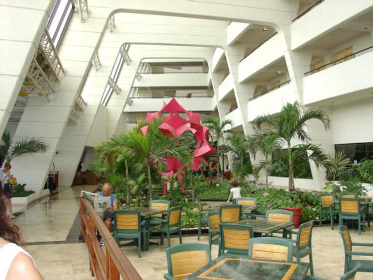 Crown Paradise Club Cancun
