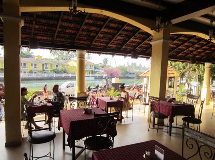 Riverside Regency Resort
