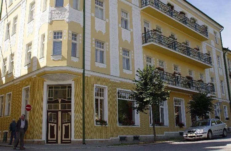 Royal Hotel