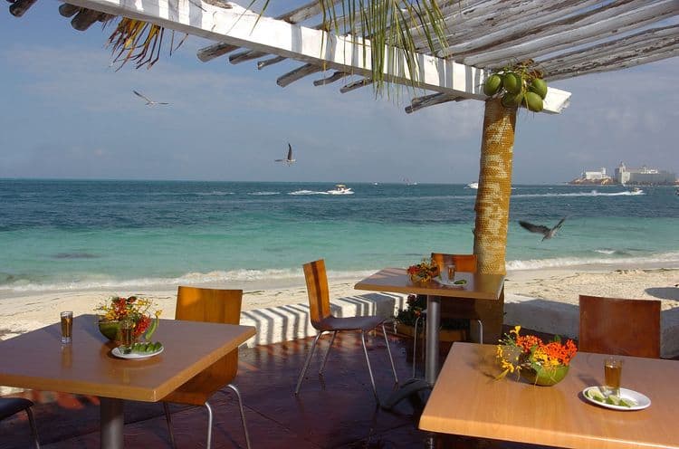 Maya Caribe Beach House Hotel