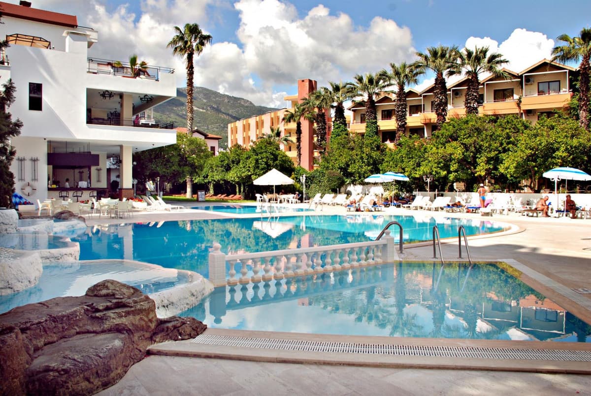 Boulevard Hotel