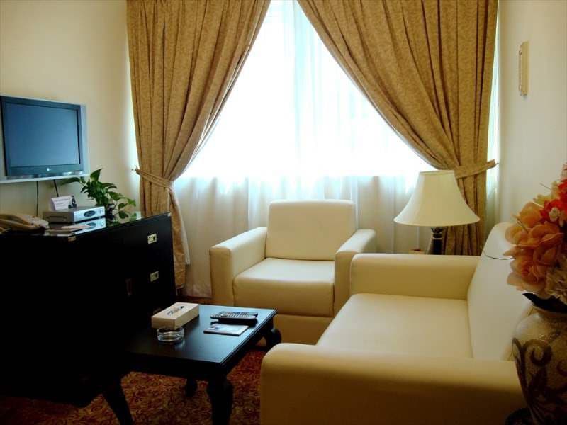 Al Muraqabat Plaza Hotel Apartments