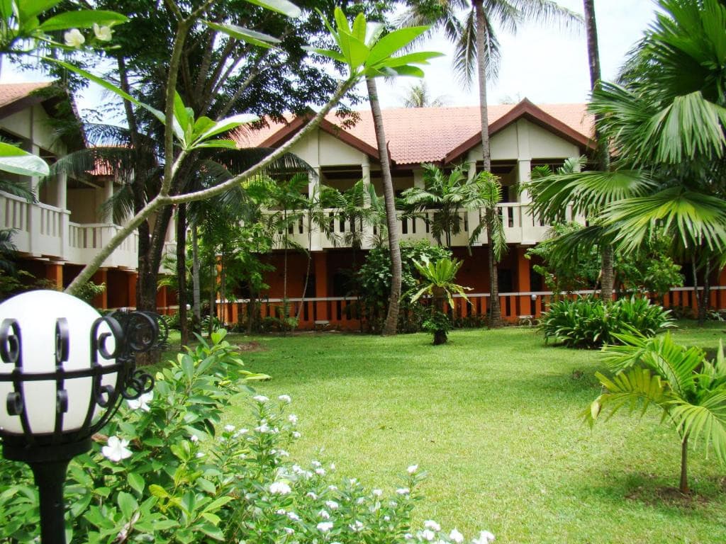 Phuket Leelavadee Hua Ting Resort