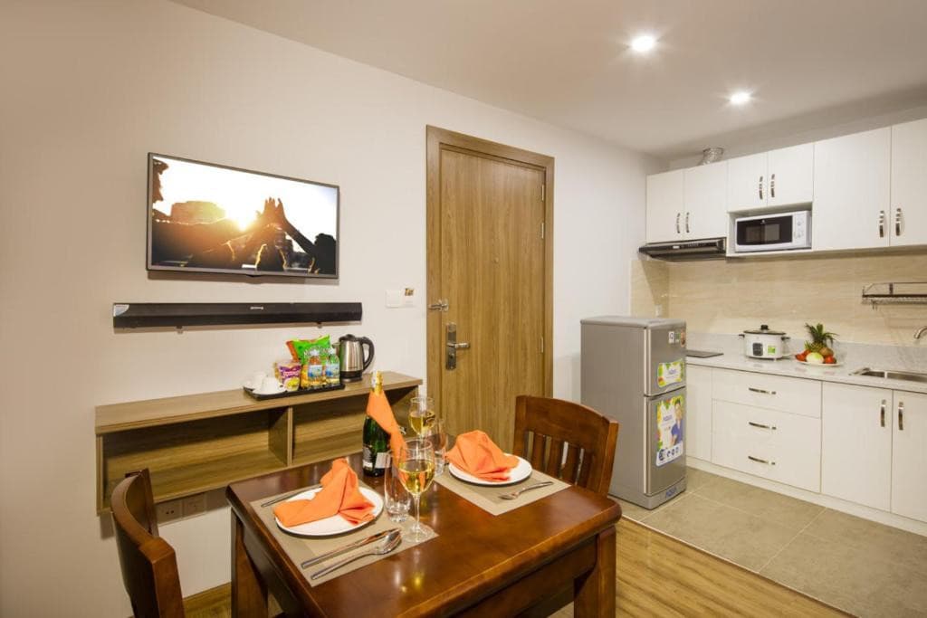 Maple Leaf Hotel & Apartment