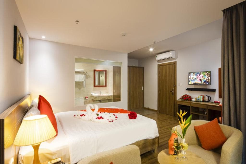 Maple Leaf Hotel & Apartment