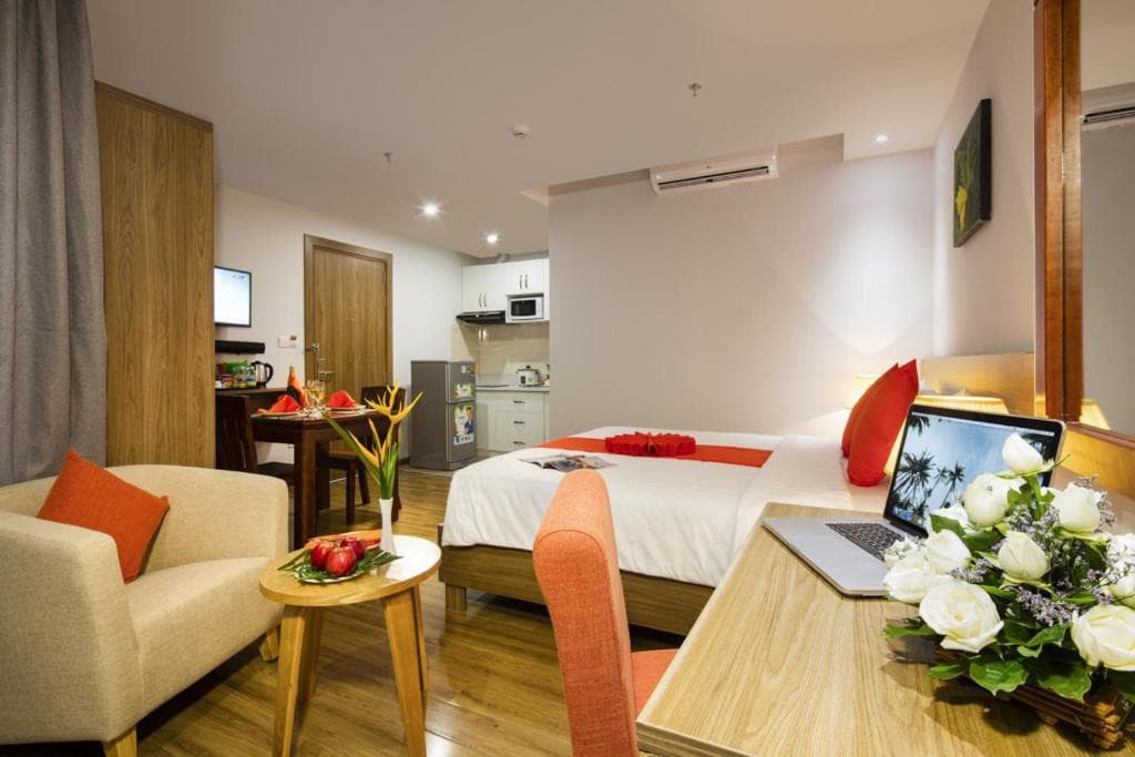Maple Leaf Hotel & Apartment
