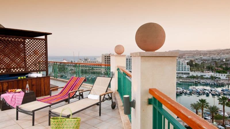 Golden 5 Topaz Suites Hotel