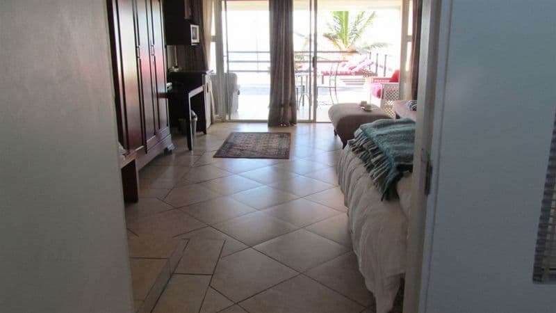 Golden 5 Topaz Suites Hotel