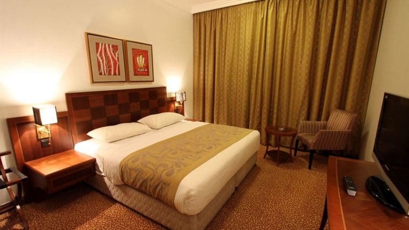 Golden 5 Topaz Suites Hotel