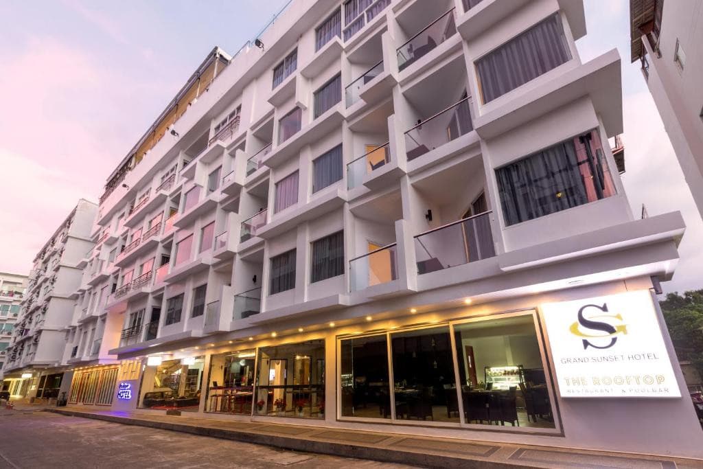 Grand Sunset Hotel