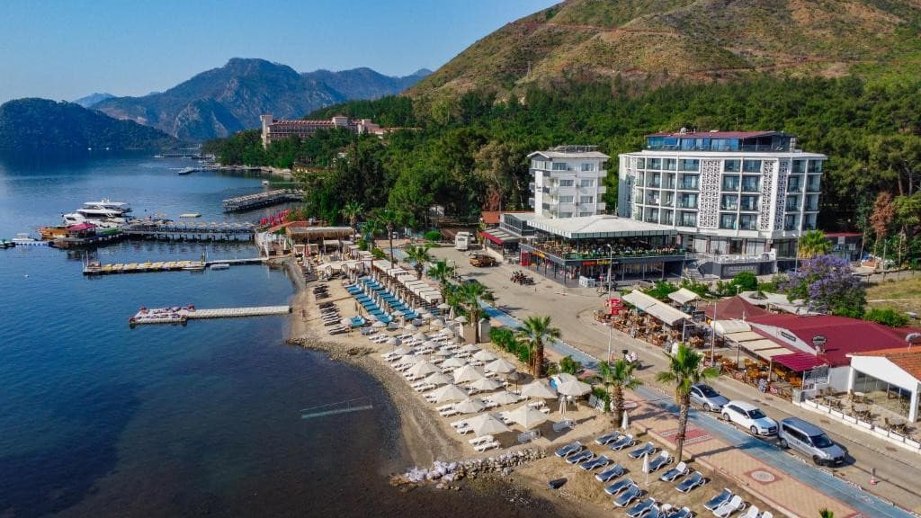 Class Beach Hotel