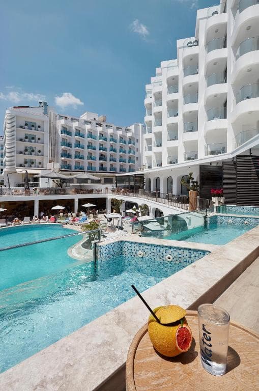 Lalila Blue Suites