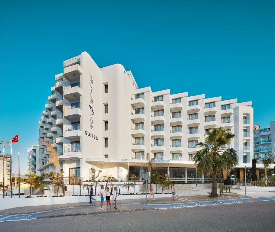 Lalila Blue Suites