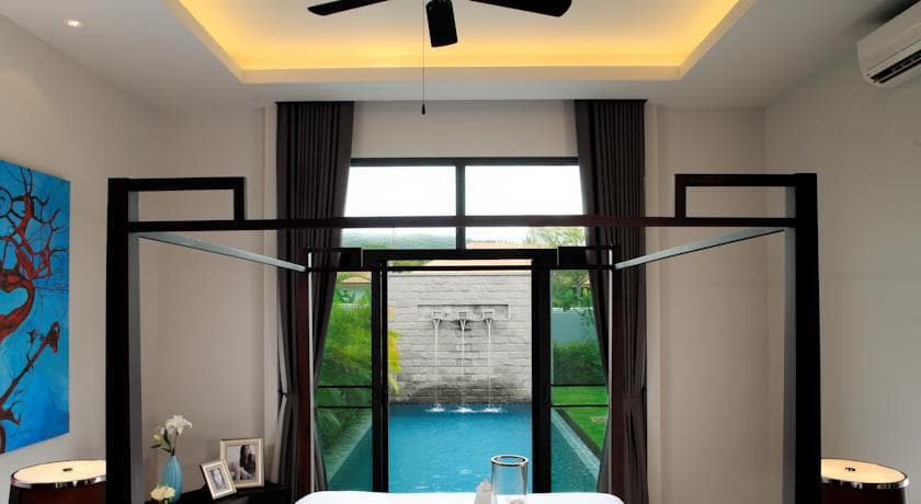 Two Villas Holiday Phuket: Onyx Style Nai Harn Beach