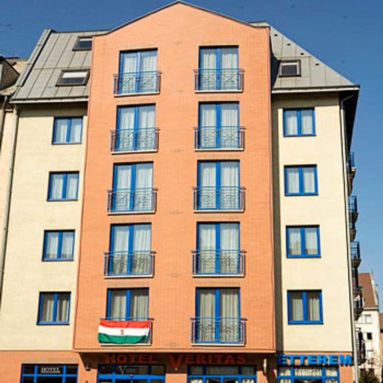 Veritas Hotel