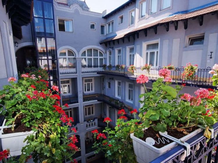 Baross City Hotel