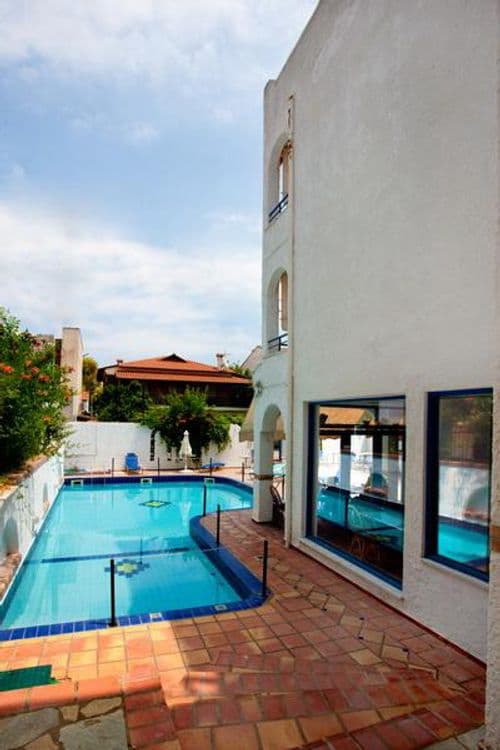 Golden Beach Hotel