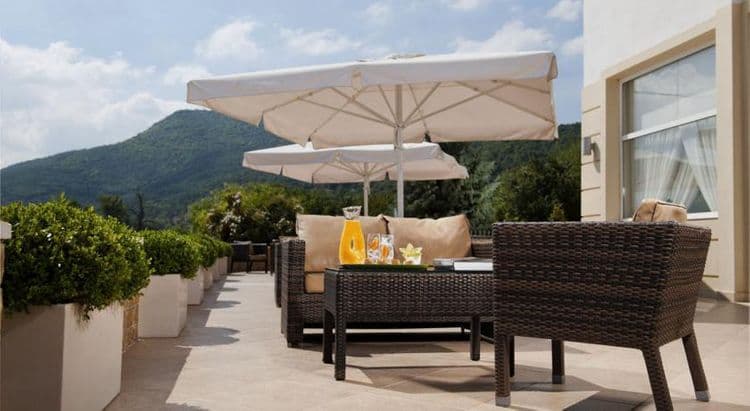 Chloe Hotel