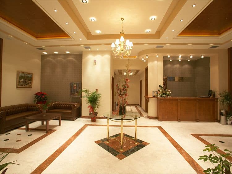 Chloe Hotel