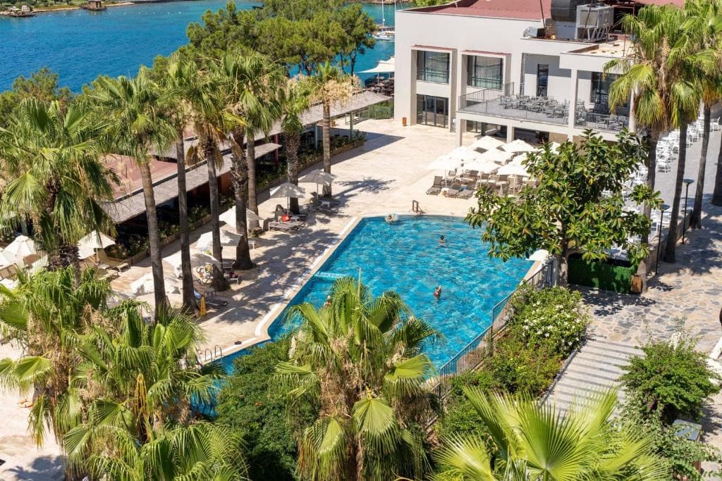 Blue Dreams Resort & Spa