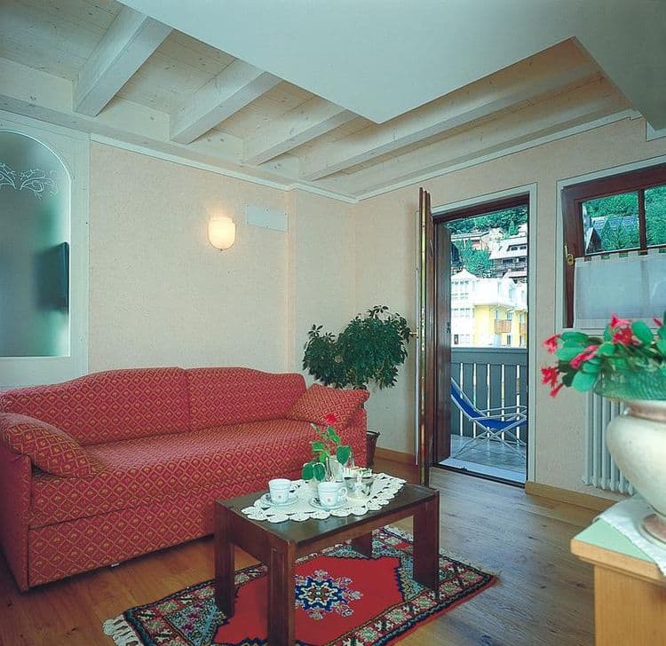 Ideal Hotel
