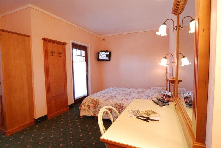 Ideal Hotel