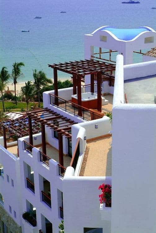 Aegean Jianguo Suites Resort