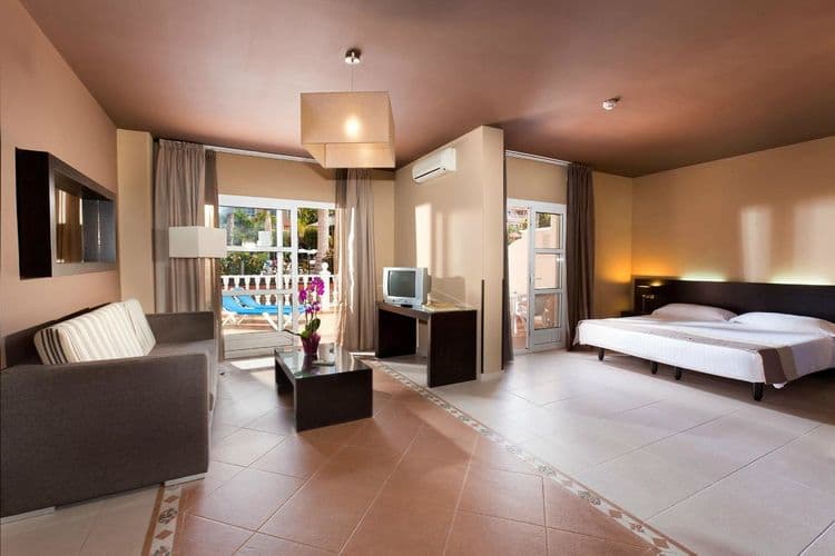 El Duque Aparthotel