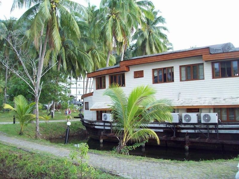 Aunchaleena Beach Front Resort