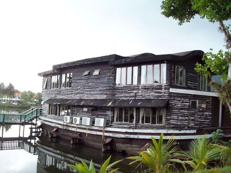 Aunchaleena Beach Front Resort