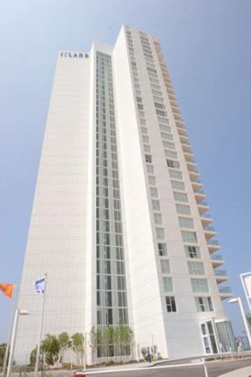 Island Luxurious Suites Hotel