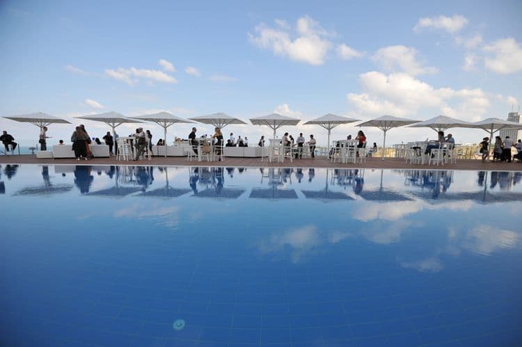 Island Luxurious Suites Hotel