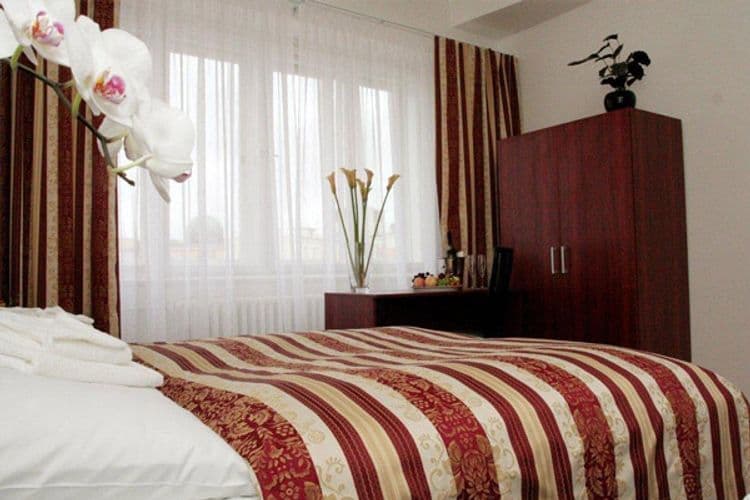 Metropolitan Old Town Hotel