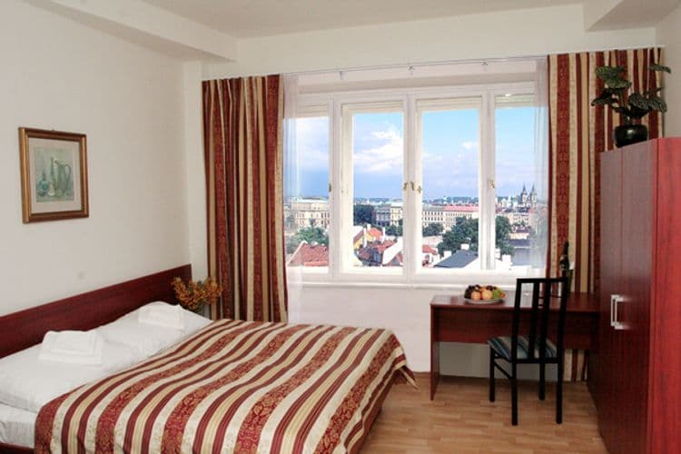 Metropolitan Old Town Hotel