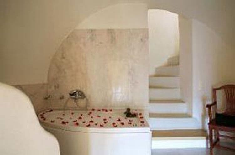 Nefeles Luxury Suites