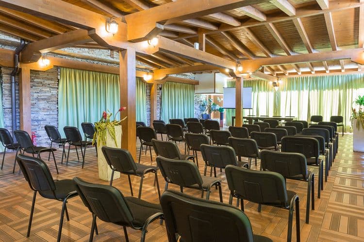 Green Wood Hotel & Spa